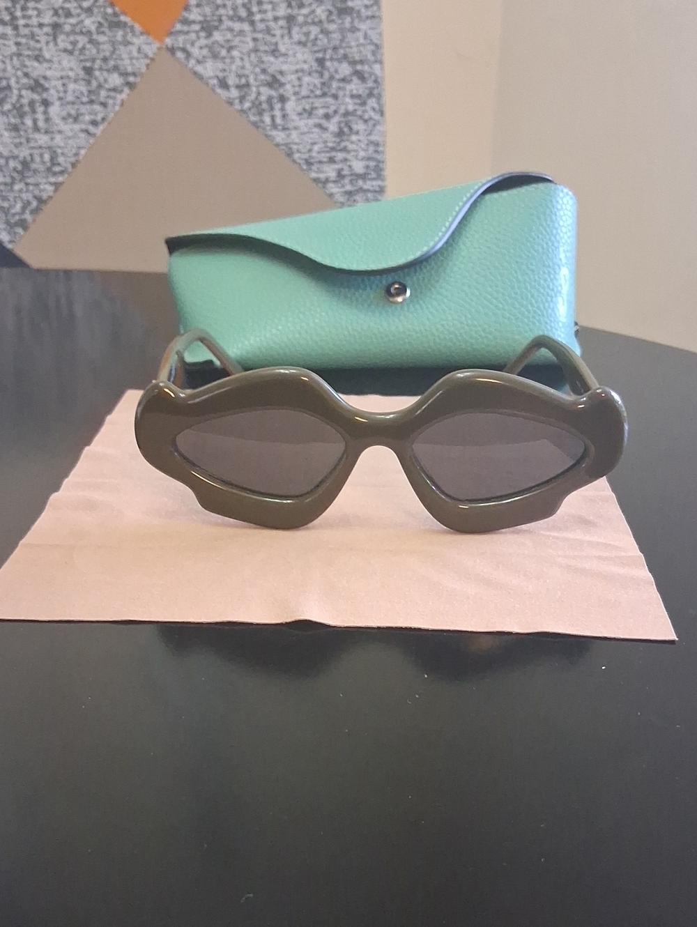 Loewe Sunglasses LW40109U